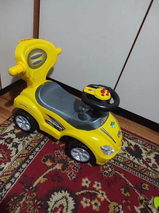 Детская машинка толокар