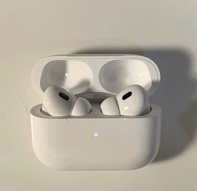 Продам наушники Apple AirPods Pro 2