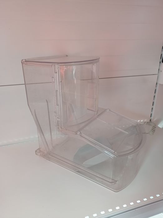 Контейнер с лопатка