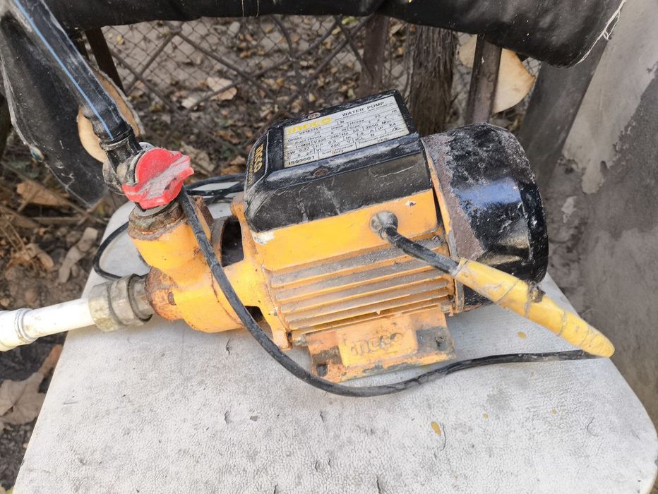 Водяной насос  в рабочем состоянии