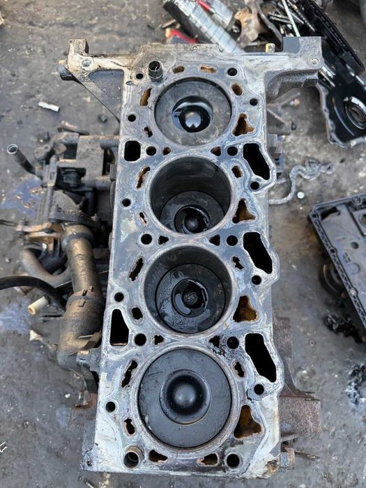 Bloc motor complet Ford Transit / Peugeot Boxer 2.2 Diesel Euro 4