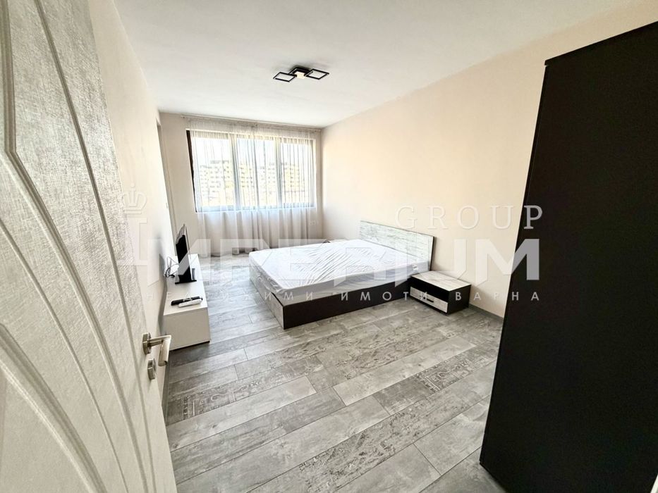 НОВ! Тристаен апартамент с ПАРКОМЯСТО под наем - Затворен комплекс в