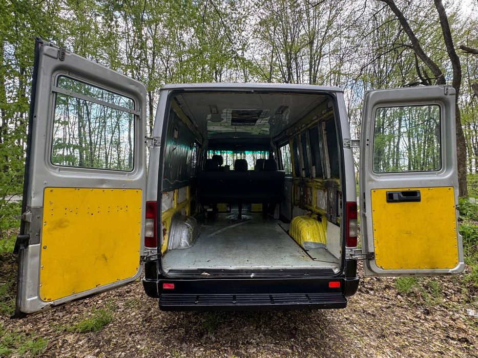 Продавасе mercedes sprinter 216