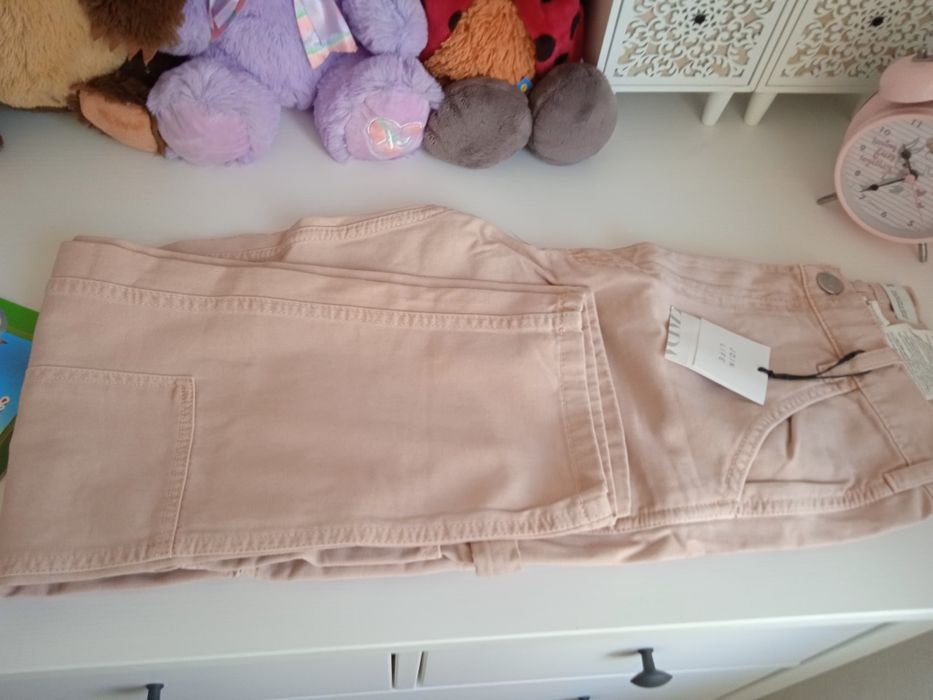 Pantaloni Zara, noi