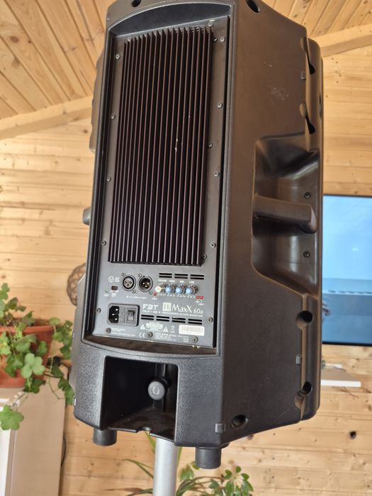 Vind boxe himax 60 a active  impecabile