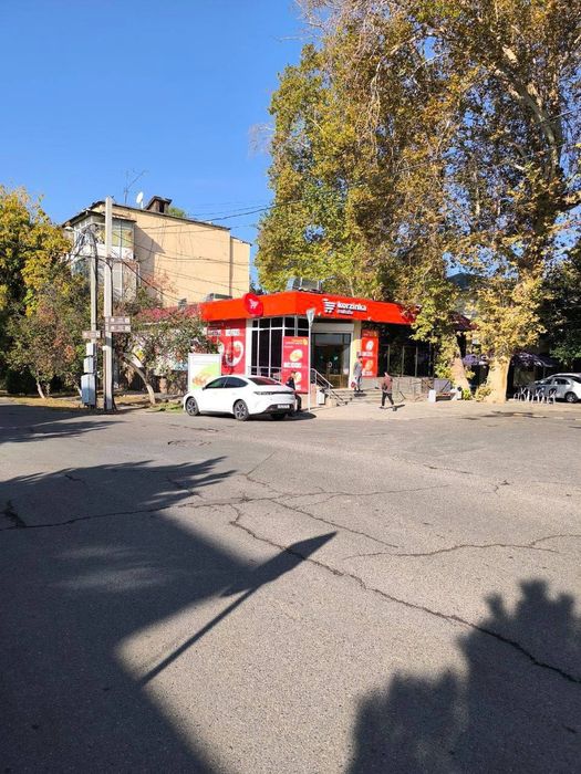 Продаётся  квартира  в доль  дороги  ( не жилой  центр города)