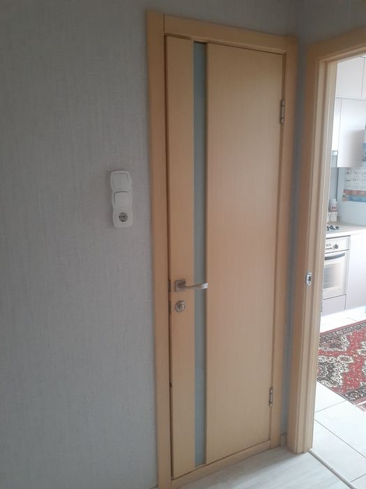 Продам межкомнатные двери.
