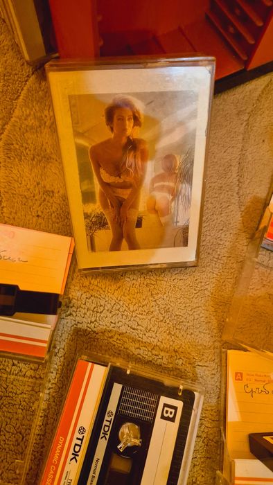 Фонотека с двадесет аудиокасетки