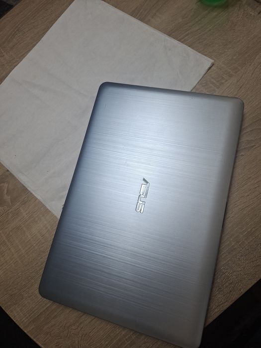 Лаптоп Asus за части