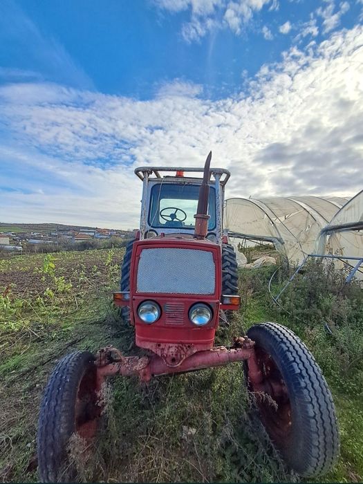 Продавам трактор ЮМЗ