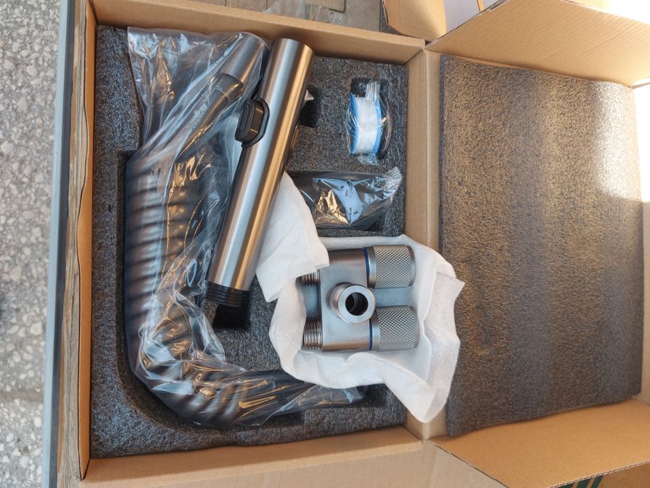 Стоящ смесител за мивка.