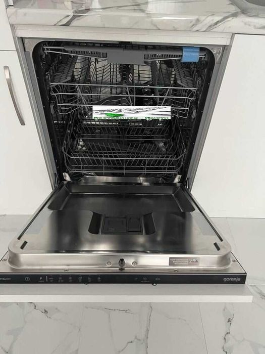 Дава се под наем Двустаен апартамент в Пловдив, Христо Смирненски - 70 кв.м за 535.5 € - Снимка #2