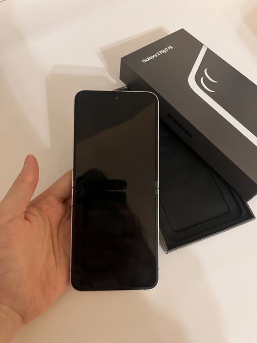 Samsung Galaxy Z Flip7 FE