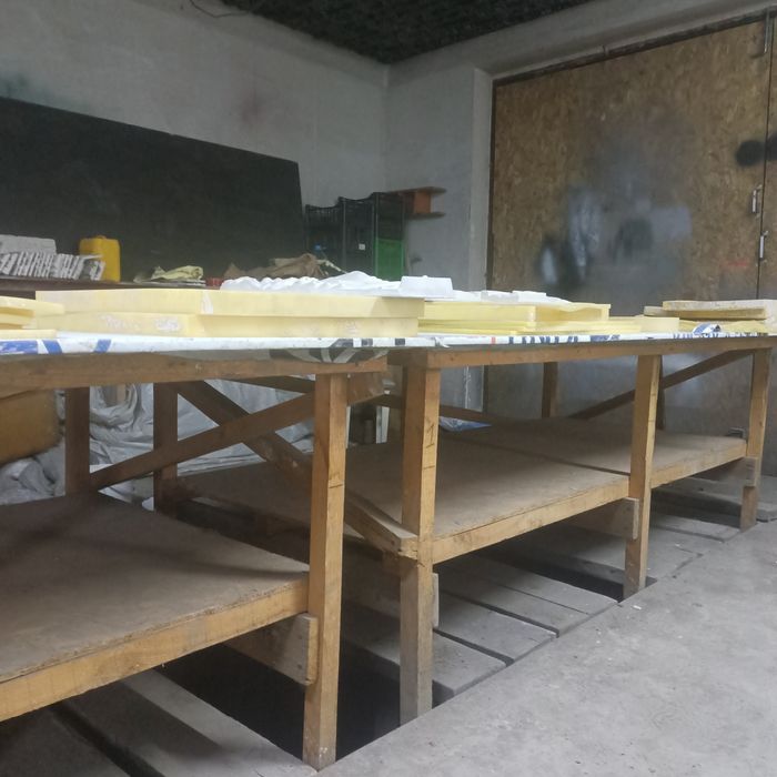 Продам столы 2шт