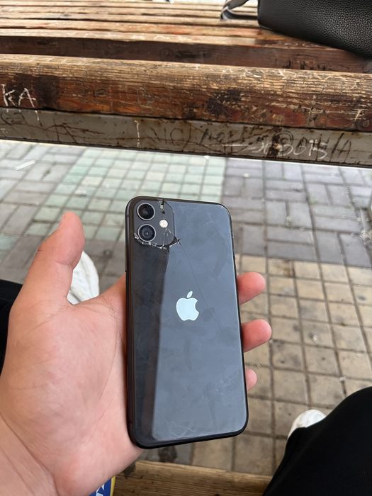 продам iphone 11 128гб