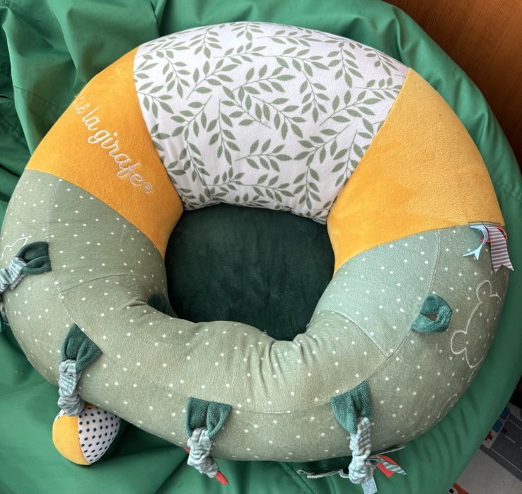 Бебешки пуф с активности жирафчето Софи