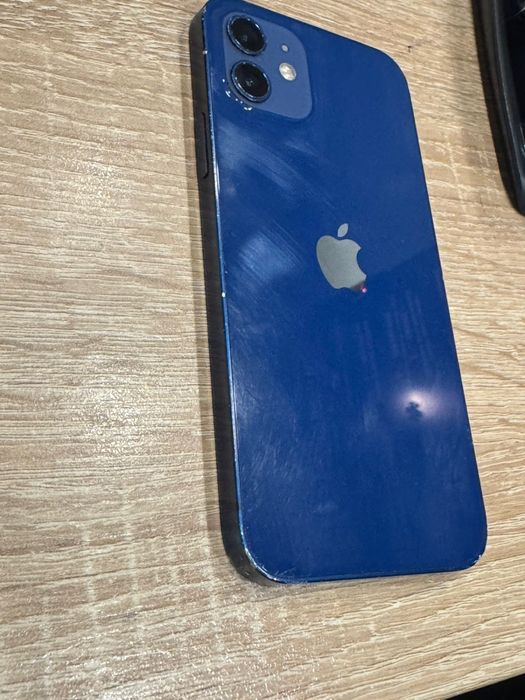 Продам айфон 12