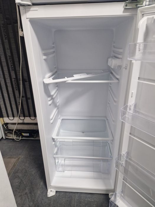 Хладилник за вграждане 123 см Inventum A++ Нов