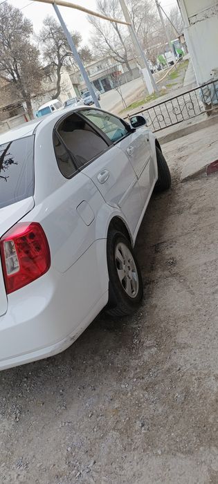 Ласетти 1.6 афтомат сотилади