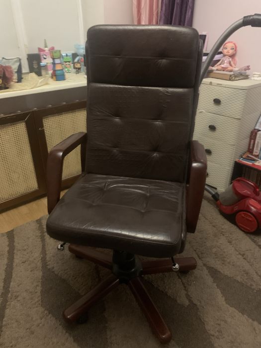 Кожанная офисная мебель