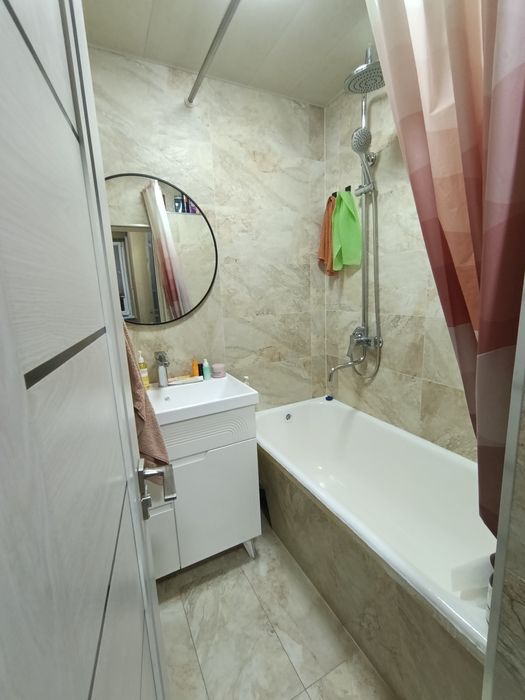 Продается 3 комнатная квартира на 4 этаже в Яшнабадском районе,Дубовая