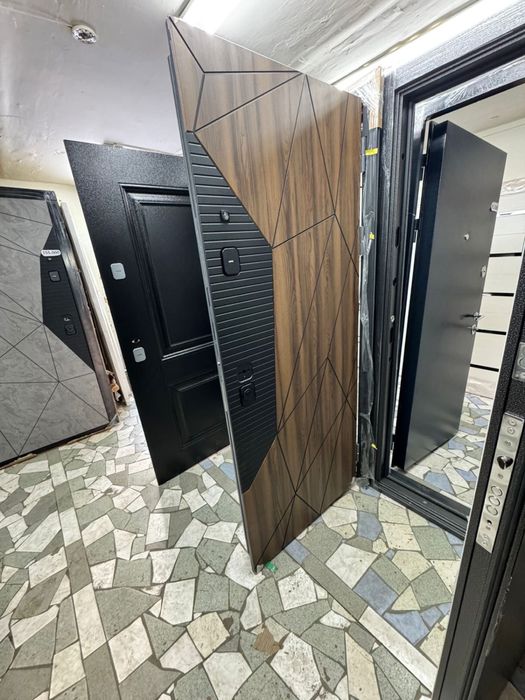 Продам двери металлические