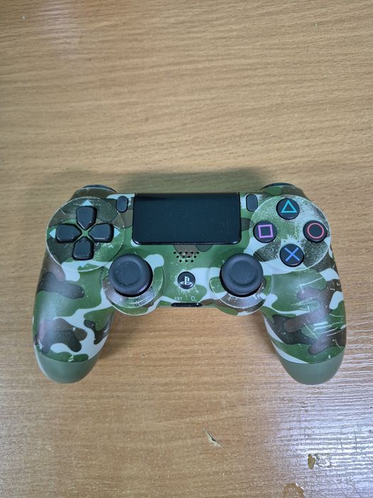 Продам 2 джойстика ps4