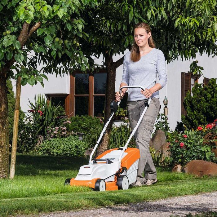 Электрическая газонокосилка STIHL RME 235, 1200 Вт, 33 см