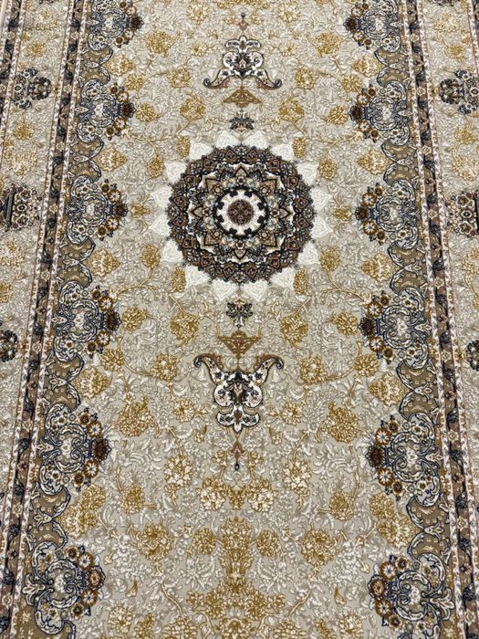 Yengi  gilam ishlatilmagan