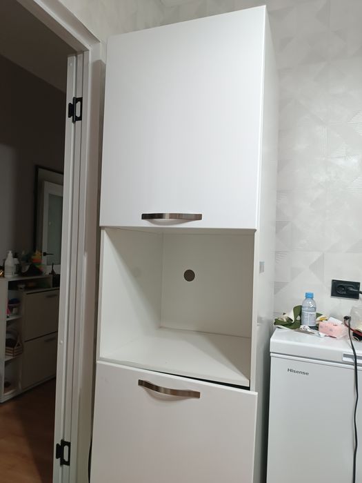 Продаётся белый шкаф