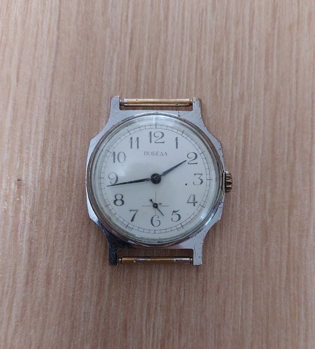 Стари руски ръчни часовници SLAVA и ПОБЕДА