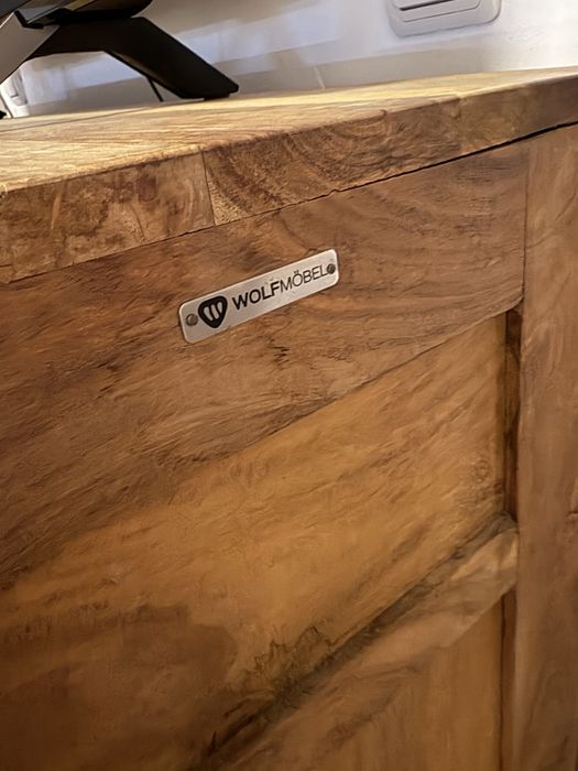 Vand comoda din lemn masiv