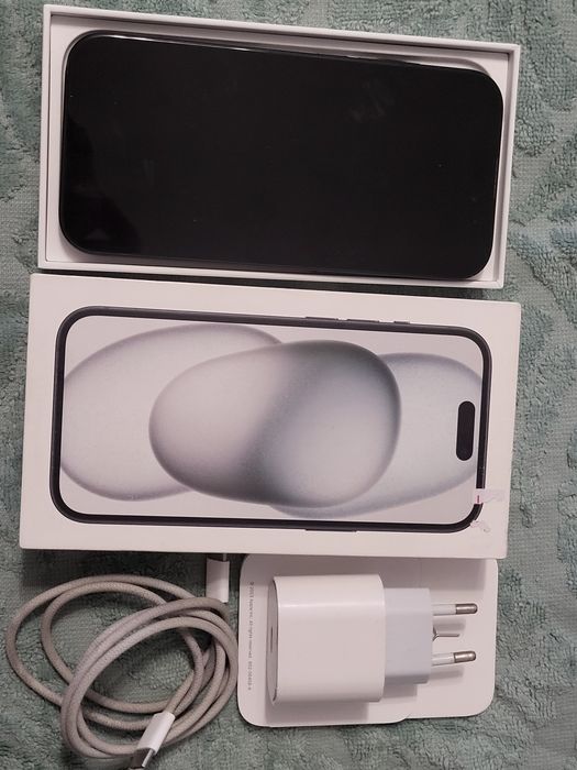 IPHONE 15 почти новый состояние хорошее