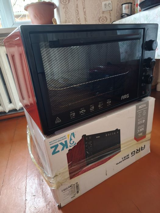 Духовка в отличном состоянии .