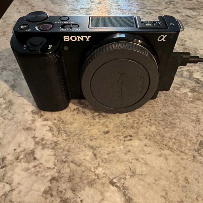 Камера Sony ZV-E10 (полный комплект + аксессуары)