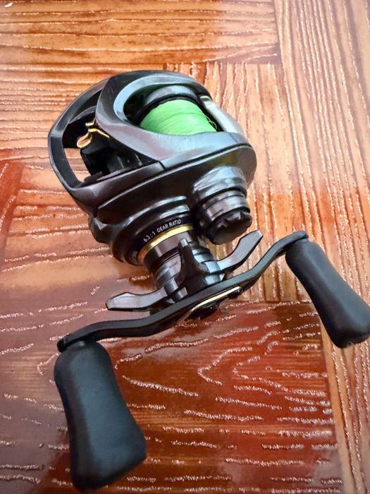 Vand 2 mulinete shimano vanquish si Daiwa
