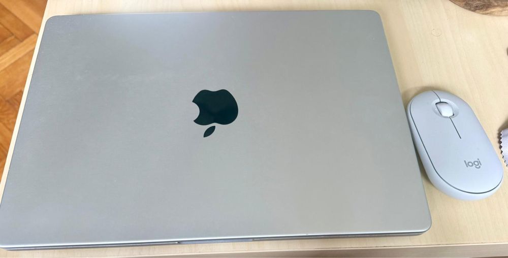 macbook pro m1 14 - Laptopuri oferte online | OLX.ro