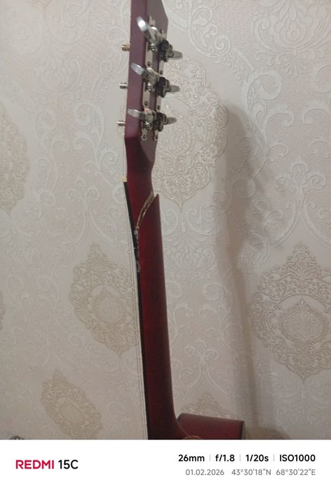 Сломанный гитара купил за 40к