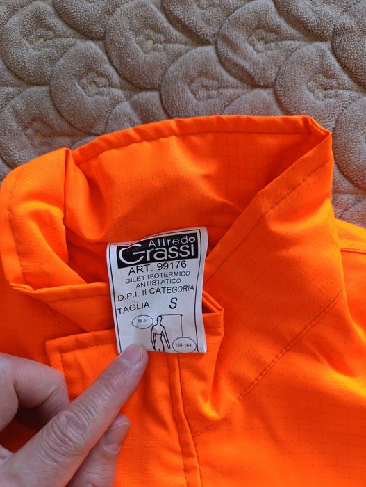 Продам безрукавку