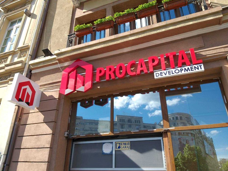 Litere volumetrice luminoase