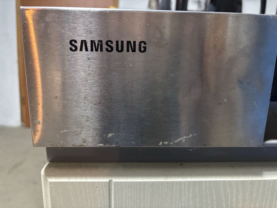 Vand masina vase Samsung,pentru piese sau reparat.Nu raspund la mesaje!