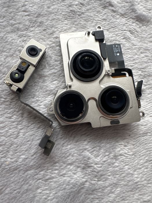 Camere fata spate iphone 17 pro