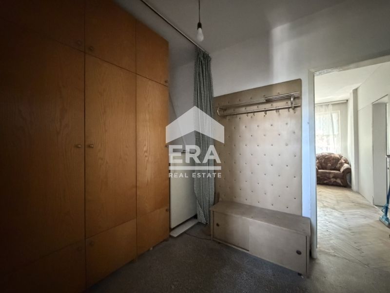 ЕКСКЛУЗИВНО! ЕРА ДРЪСТЪР предлага за продажба едностаен тухлен апартам