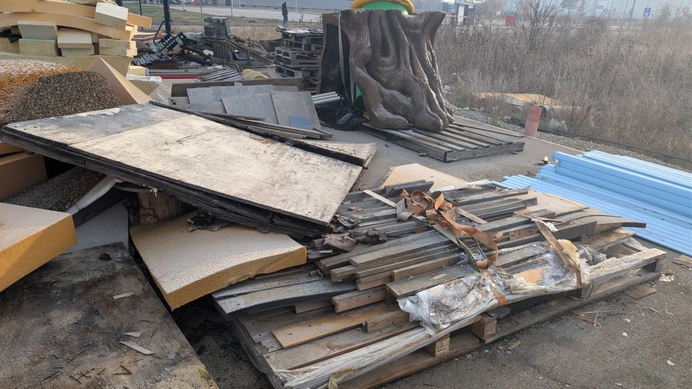 Палета и дървесина от индустриални опаковки