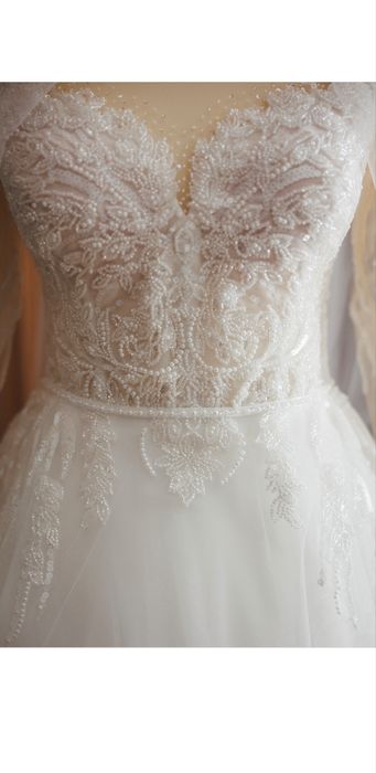 Rochie de mireasa marimea 36 .