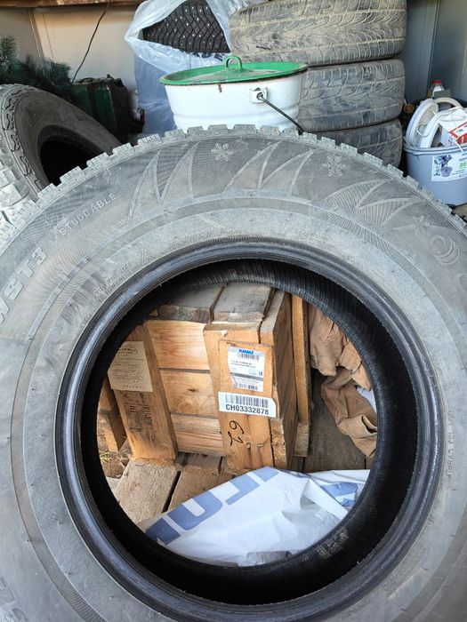 Зимние шины 265/70R17