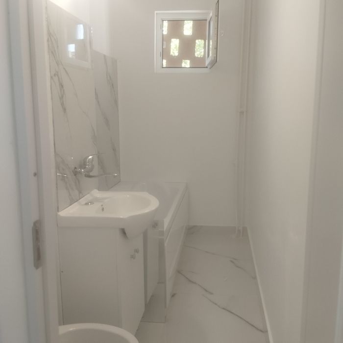 Închiriez apartament cu 2camere Ploiesti zona Mihai Bravu,totul nou, nemobilat