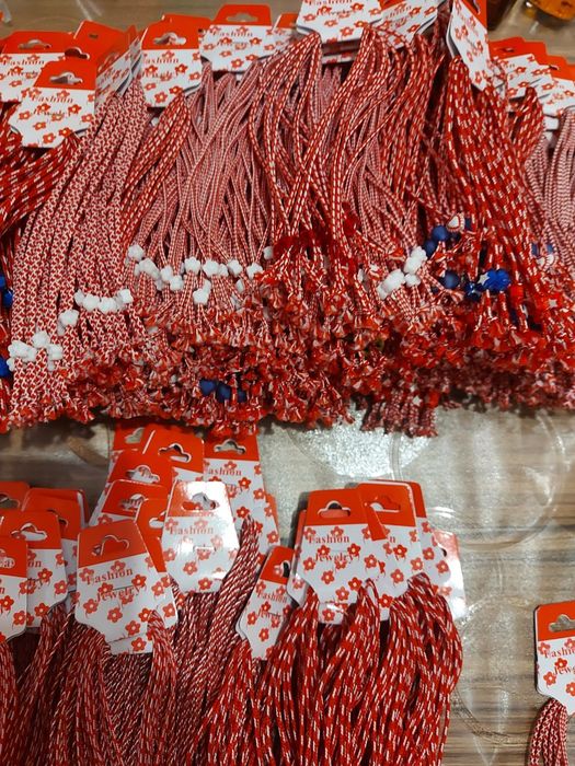 Мартеници разпродажба