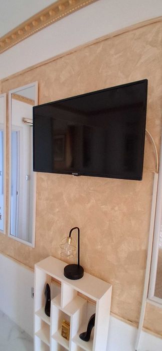 Телевизор 32 инча