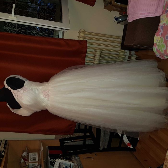 vand rochie mireasa